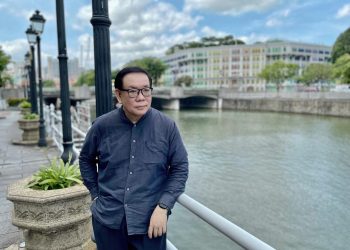 诗歌欣赏——（新加坡）林得楠作品：《如果诗的来生，是一棵树》