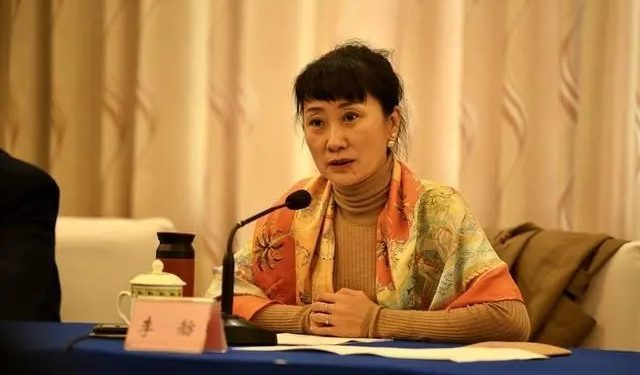 散文欣赏——李舫:《在火中生莲》
